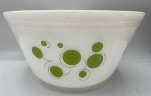 lot 9 image: Federal Dot Milk Glass Nesting Bowl Vintage Kitchenware