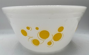 lot 16 image: Atomic Yellow Dot Federal Milkglass Nesting Bowl Vintage Kitchenware
