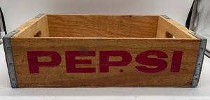 lot 20 image: Vintage Wooden Pepsi Crate