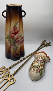 lot 29 image: Vintage Brass Toasting Forks, Wall Pocket and Vase