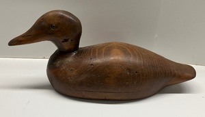 lot 42 image: Handmade Wooden Duck Decoy