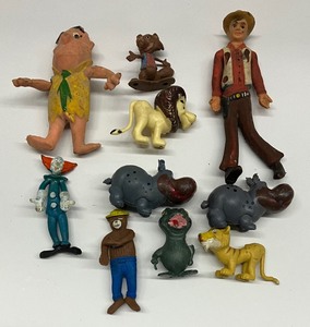 lot 48 image: 1960s and 1970s Vintage Bendable Toys Bozo the Clown, Smokey the Bear Fred Flintstone, Cowboy