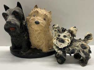 lot 57 image: Vintage Advertising Display Buchanans Black & White Scotch Whisk Scottish Terrier Mascots and Spaghetti Ware Ceramic Dog