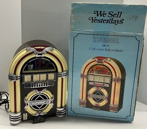 lot 75 image: Reproduction Vintage Style Radio Thomas Brand Juke Box Style Radio Works