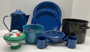 lot 123 image: Lot of Enamelware