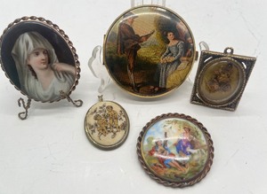 lot 166 image: Vintage Cameo Lot to include Limoges France Porcelain Cameo Scene Brooch 1940s
