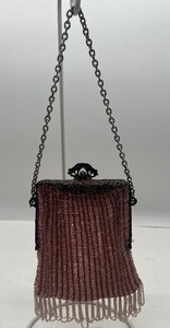 lot 171 image: Vintage Art Deco Style Pink Glass Beaded Purse and Richard Hudnut Marvelous Art Deco rouge compact from the 1930s.
