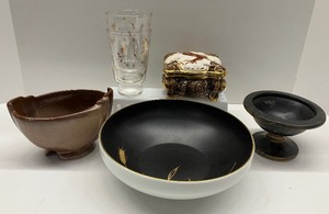 lot 132 image: McCoy and Frankoma Pottery, Japan Porcelain Vintage Belgium Deer Trinket Box