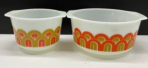 lot 139 image: Two Vintage Pyrex Mod Fish Scale Casserole Dishes