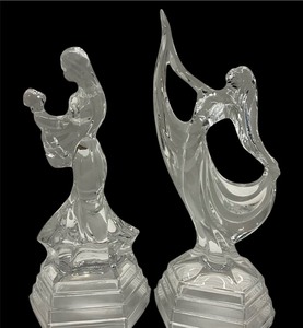 lot 53 image: Two Art Deco Glass Figurines