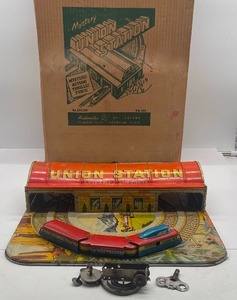 lot 38 image: Vintage Automatic Toy Co. Tin Litho Mystery Union Station wBox and Key