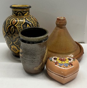 lot 102 image: Pottery Lot to include Tangine North African Cooking Vessel