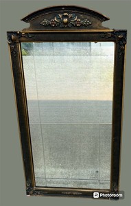lot 57 image: Antique Gilded Mirror