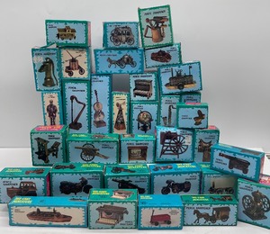 lot 128 image: Vintage Die Cast Miniatures Lot of 33