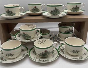 lot 143 image: Spode England Christmas Tree Cups and Saucers