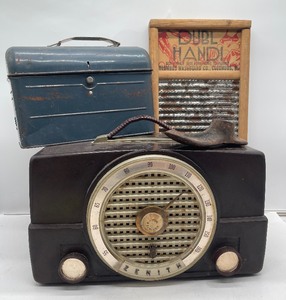 lot 174 image: Antique Vintage Radio and MISC