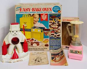 lot 184 image: Vintage Toys Easy Bake Oven Blender Sno Cone Maker Buffy Cookbook