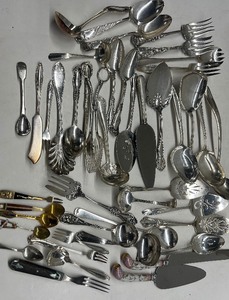 lot 60 image: Miscellaneous Flatware 40 PCS