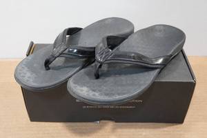 lot 182 image: Vionic Tide Womens Post Toe Sandals - Size 10