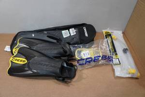 lot 199 image: Cressi Adult Rondine Palau Fin Snorkel Set - Fin Size LXL
