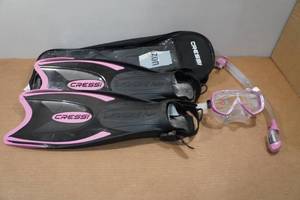 lot 200 image: Cressi Adult Rondine Palau Fin Snorkel Set - Fin Size SM