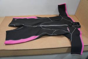 lot 213 image: Cressi Lido Womens 2mm Wetsuit - XL5, Pink