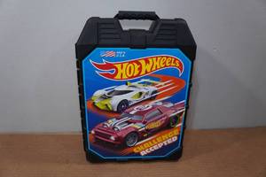 lot 269 image: Hot Wheels Carry Case