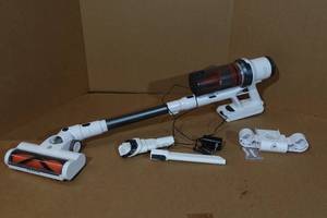 lot 36 image: Cordless Vacuum