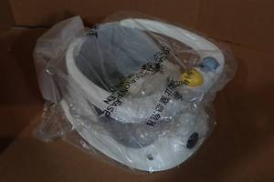 lot 106 image: Baby Bath Seat