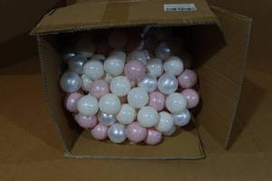 lot 148 image: 500 Plastic Ball Pit Balls