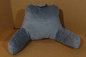 lot 173 image: Reading Pillow