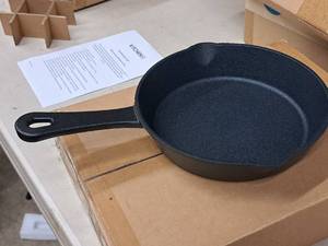 lot 850 image: 8 Cast Iron Non-Stick Fry Pan - Kitchen HQ (in original packaging)