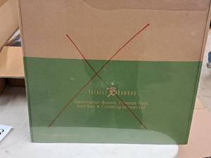 lot 862 image: Totally Bamboo Minnesota 1.5X Destination Gift Set - Destination Board, Cheese Tool, Salt Box & Cooking Spoon Set (in original packaging)