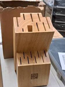 lot 875 image: Miracle Blade Wooden Knife Block (in original packaging)