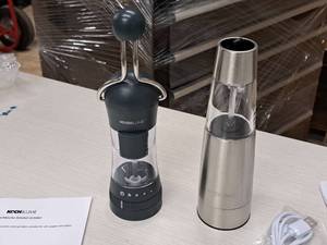 lot 879 image: Lot of (2) Kitchen HQ Assorted Grinder  Spice Mills