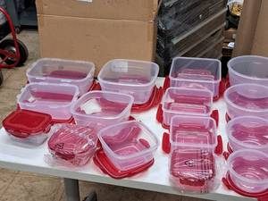 lot 901 image: Lot of (16) Lock n Lock Plastic Food Storage Container Set(4 styles) (in original packaging)