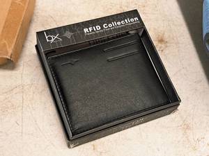 lot 944 image: BX Buxton RFID Collection Mens Billfold (in original packaging)