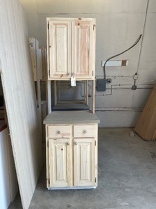 lot 5 image: Cupboard