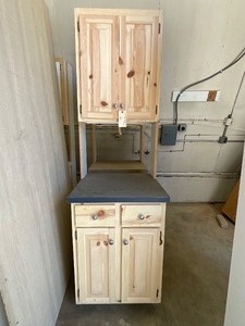 lot 6 image: Cupboard