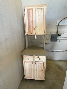 lot 7 image: Cupboard