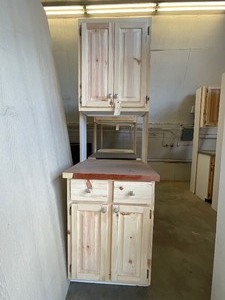 lot 9 image: Cupboard