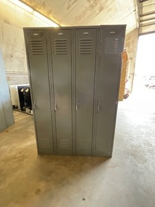 lot 46 image: 4-Door Locker