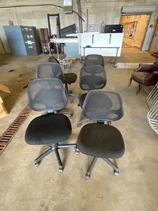 lot 51 image: Office Chairs