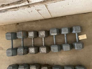 lot 77 image: Steel Hand Weights  Set of 7