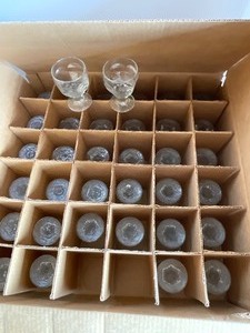lot 172 image: 36 - Short glasses 4 12 high