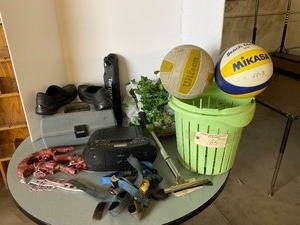 lot 185 image: 2 Volleyballs,Targus tripod, Radio, Pair of shoes, Plastic toolbox, Plastic basket, Ratchet straps, Decorative items