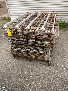 lot 215 image: approx 25 -Pallet Rack wire decking