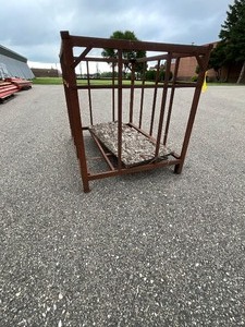 lot 217 image: Steel Crate - 34 34 x 47 x 36 12