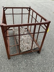 lot 220 image: Steel Crate - 34 34 x 47 x 36 12
