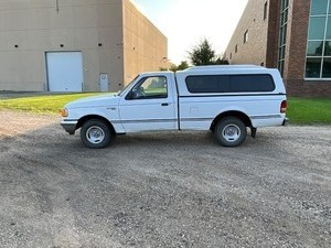 lot 1 image: 1993 Ford Ranger XLT